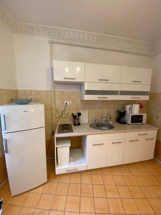 Apartment With Balcony And Ac Next To Danube Budapest Bagian luar foto