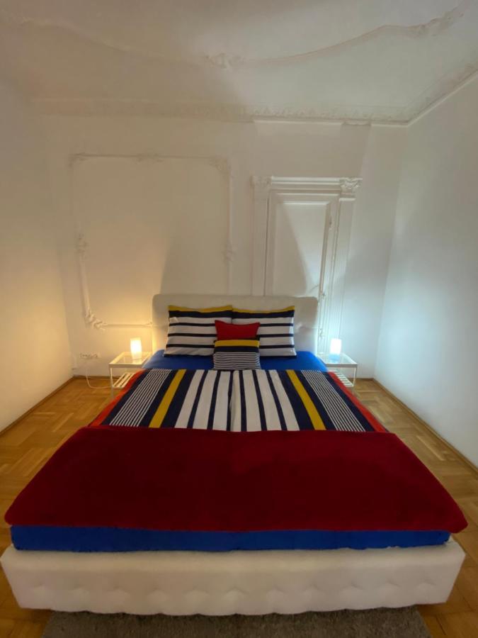 Apartment With Balcony And Ac Next To Danube Budapest Bagian luar foto